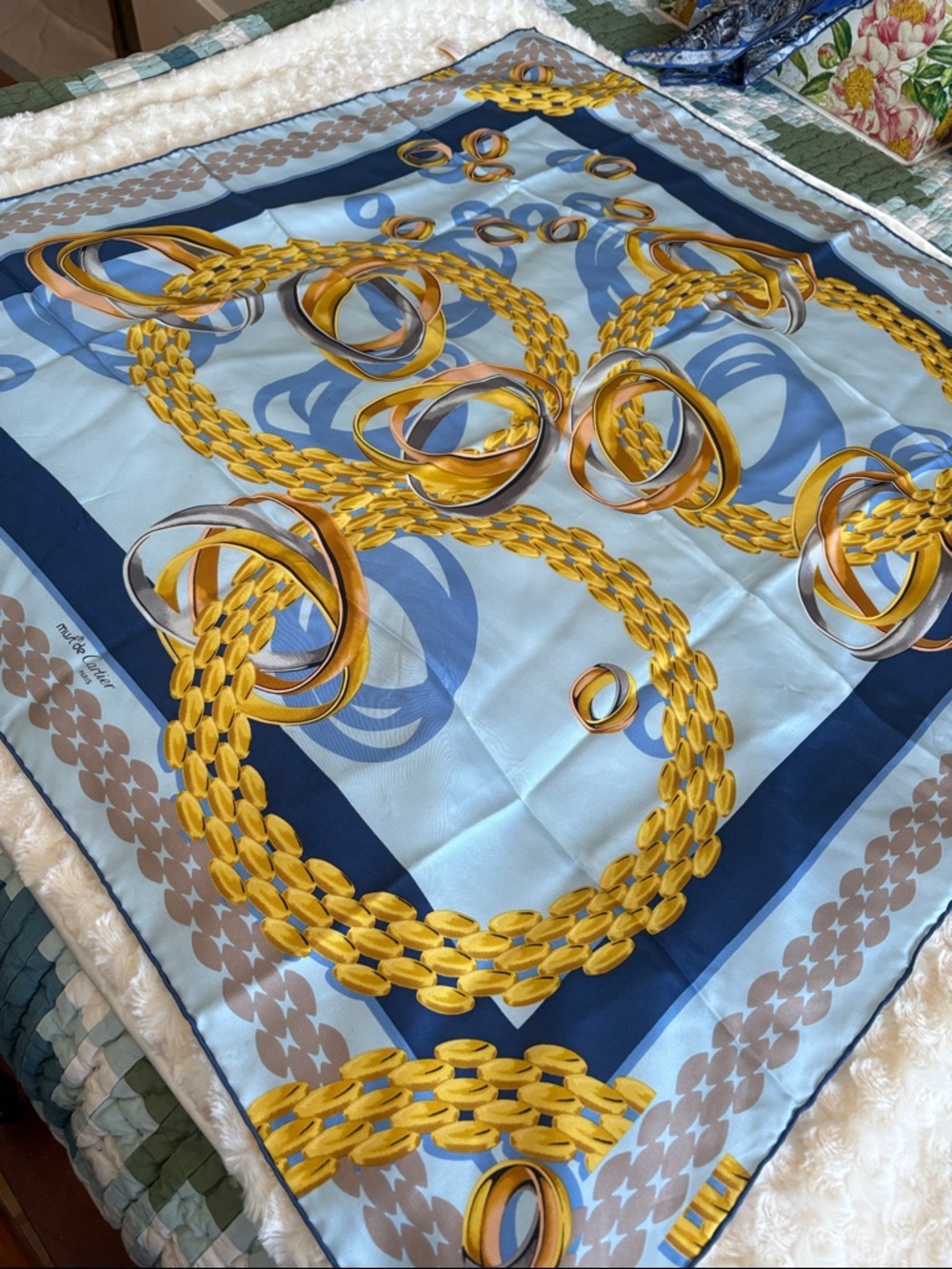 Authentic Cartier must de Cartier Blue and Gold Chain Print Silk Scarf NEW